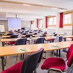 Hotel Centre Port-royal 3*